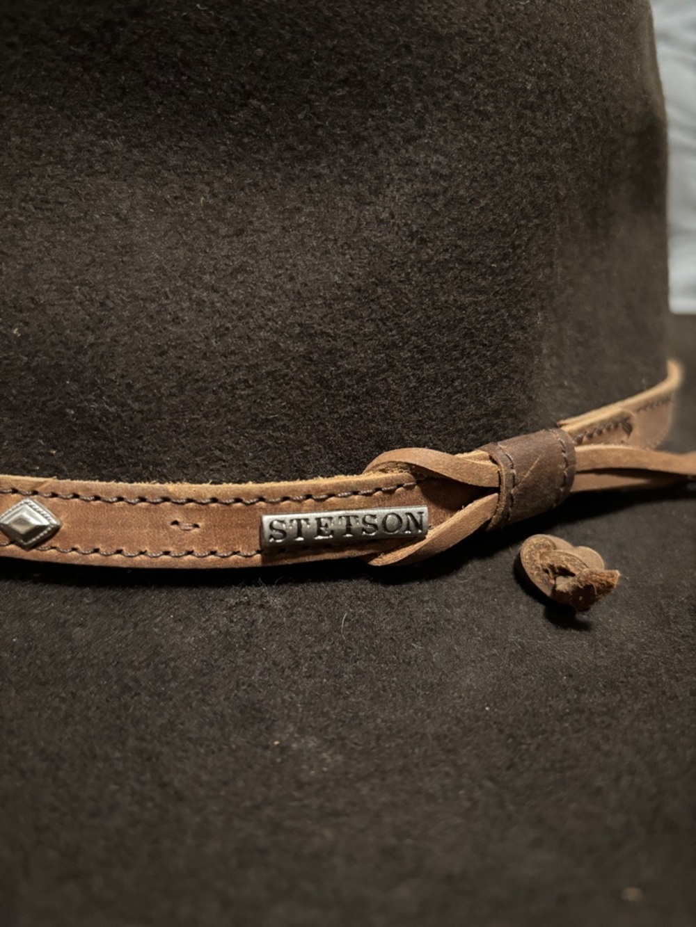 Stetson 100% wool crushable Men's Dark Brown Felt Western Hat with Leather Band - Picture 3 of 6